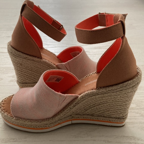Tom’s - Marisol Wedge Heel (Size 9) - Picture 2 of 5